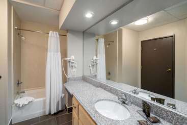 هتل Wingate By Wyndham Memphis East
