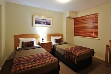 Riverside Holiday Apartments