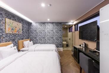 Browndot Hotel Sasang Renecite