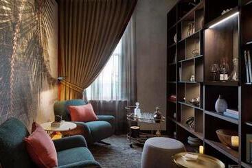 هتل Fitzroy By Luminous