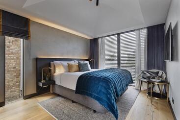 هتل Fitzroy By Luminous
