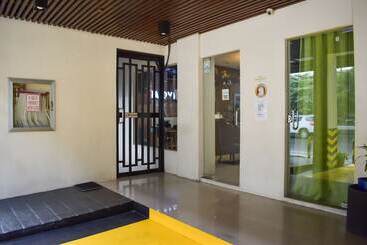 هتل Happy Homes Manila