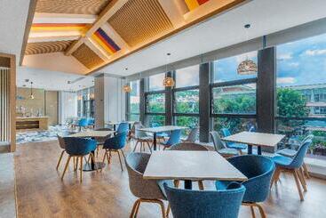هتل Holiday Inn Express Dali Xiaguan, An Ihg