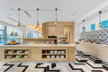 هتل Holiday Inn Express Dali Xiaguan, An Ihg