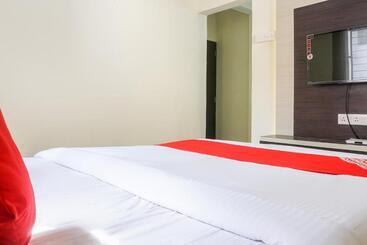 هتل Oyo 40836 The Guest House