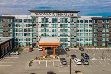 هتل Sandman Signature Saskatoon South