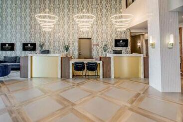 هتل Sandman Signature Saskatoon South