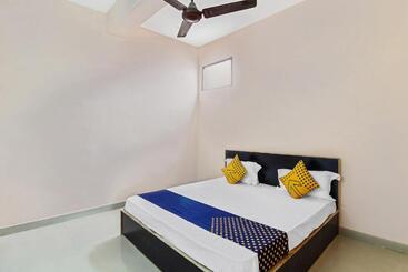 هتل Spot On 61415 Sitara Grand Lodge