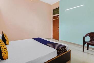 هتل Spot On 61415 Sitara Grand Lodge