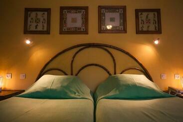 هتل Tsara Guest House