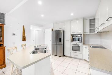 Tingeera Bespoke Beachfront Apartments