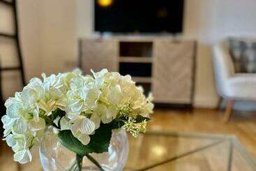 تختخواب و صبحانه Koala & Tree   Modern 1 Bed Apartment For 4 Guests In The Heart Of Cambridge   Short Lets & Serviced