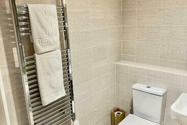تختخواب و صبحانه Koala & Tree Modern 1 Bed Apartment For 4 Guests In The Heart Of Cambridge Short Lets & Serviced