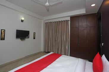 هتل Oyo 28003 Maira Stays