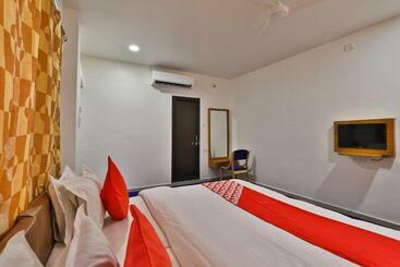 هتل Oyo 30255 Milan Party Hall