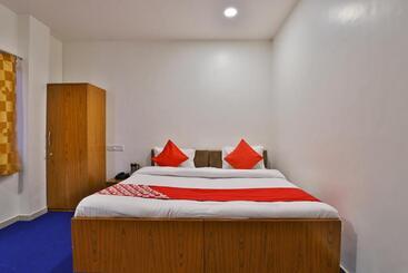 هتل Oyo 30255 Milan Party Hall