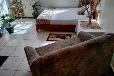 پانسیون Hopewell Guest House