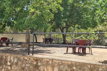 استراحتگاه Alojamiento Turístico El Pantano De Cazorla