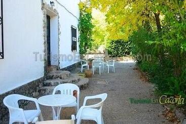 استراحتگاه Alojamiento Turístico El Pantano De Cazorla