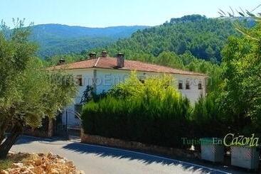 استراحتگاه Alojamiento Turístico El Pantano De Cazorla