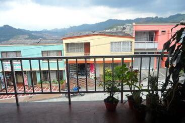 Casa Blanca Hostal Manizales   Hostel