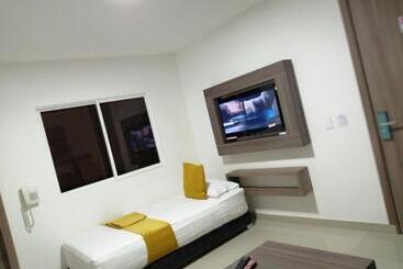 هتل Aparta Suites La Flora