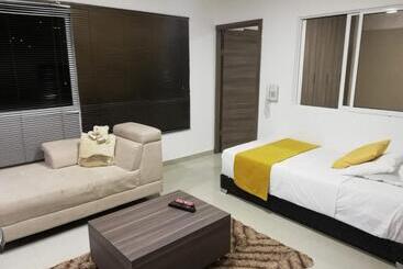 هتل Aparta Suites La Flora