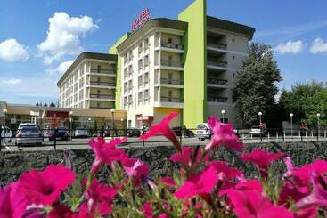 هتل Complex Balnear Covasna