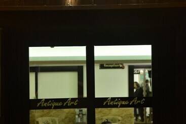 Antique Art Residence