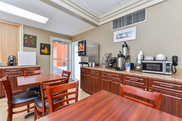 هتل Americas Best Value Inn Sarasota