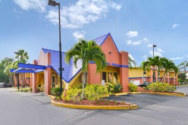 هتل Americas Best Value Inn Sarasota