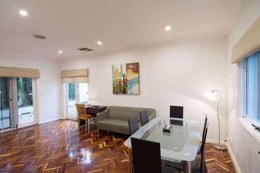 هتل Best Western Plus Buckingham International