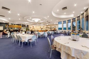 هتل Ciloms Airport Lodge