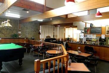 هتل Ciloms Airport Lodge