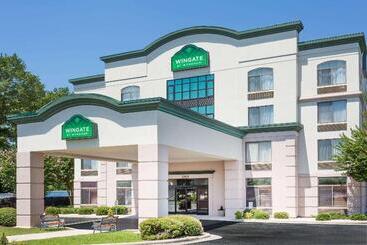 هتل Comfort Inn & Suites Greenville Near Convention Center