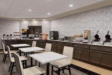 هتل Comfort Inn & Suites Greenville Near Convention Center