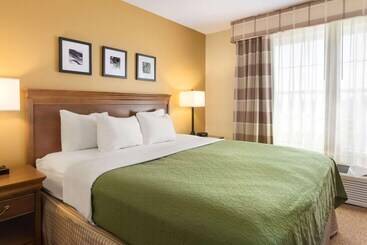 هتل Country Inn & Suites By Radisson, Salina, Ks
