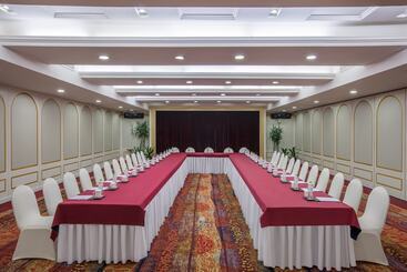 Crowne Plaza City Center Ningbo, An Ihg Hotel Near Ningbo Railway Station