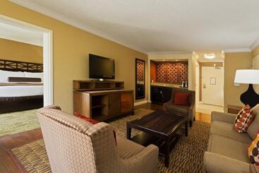 هتل Crowne Plaza Jacksonville Airport, An Ihg