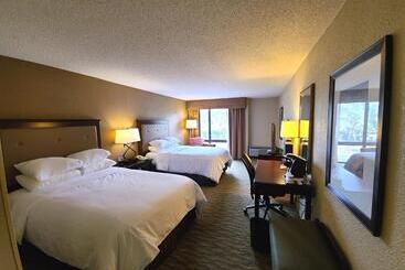 هتل Crowne Plaza Jacksonville Airport, An Ihg