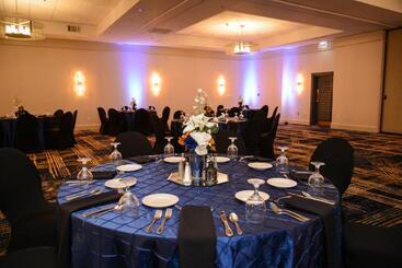 هتل Crowne Plaza Jacksonville Airport, An Ihg