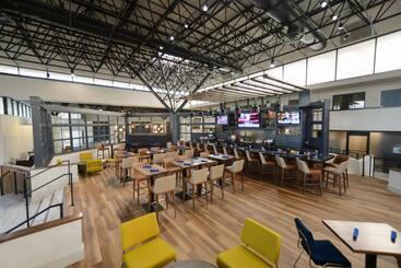 هتل Crowne Plaza Jacksonville Airport, An Ihg