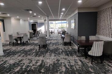 هتل Crowne Plaza Jacksonville Airport, An Ihg