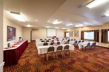 Crystal Inn Hotel & Suites   Great Falls