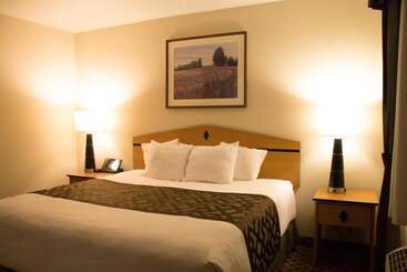 Crystal Inn Hotel & Suites   Great Falls