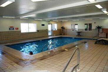 Crystal Inn Hotel & Suites   Great Falls