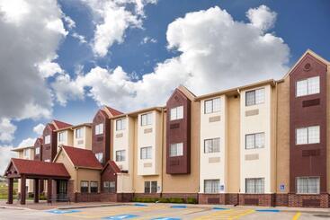 هتل Days Inn By Wyndham Near Kansas Speedway