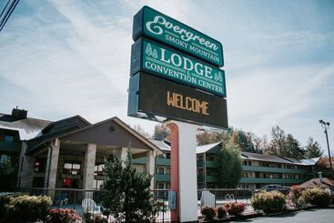 هتل Days Inn By Wyndham Pigeon Forge South