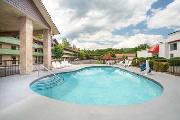 هتل Days Inn By Wyndham Pigeon Forge South