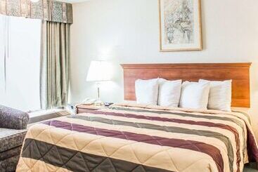 هتل Dayspring Extended Stay